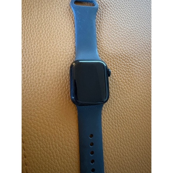 Apple Watch SE 2nd gen 40mm GPS + Cellular Midnight Aluminum Midnight S/M - 32GB - Picture 3 of 5